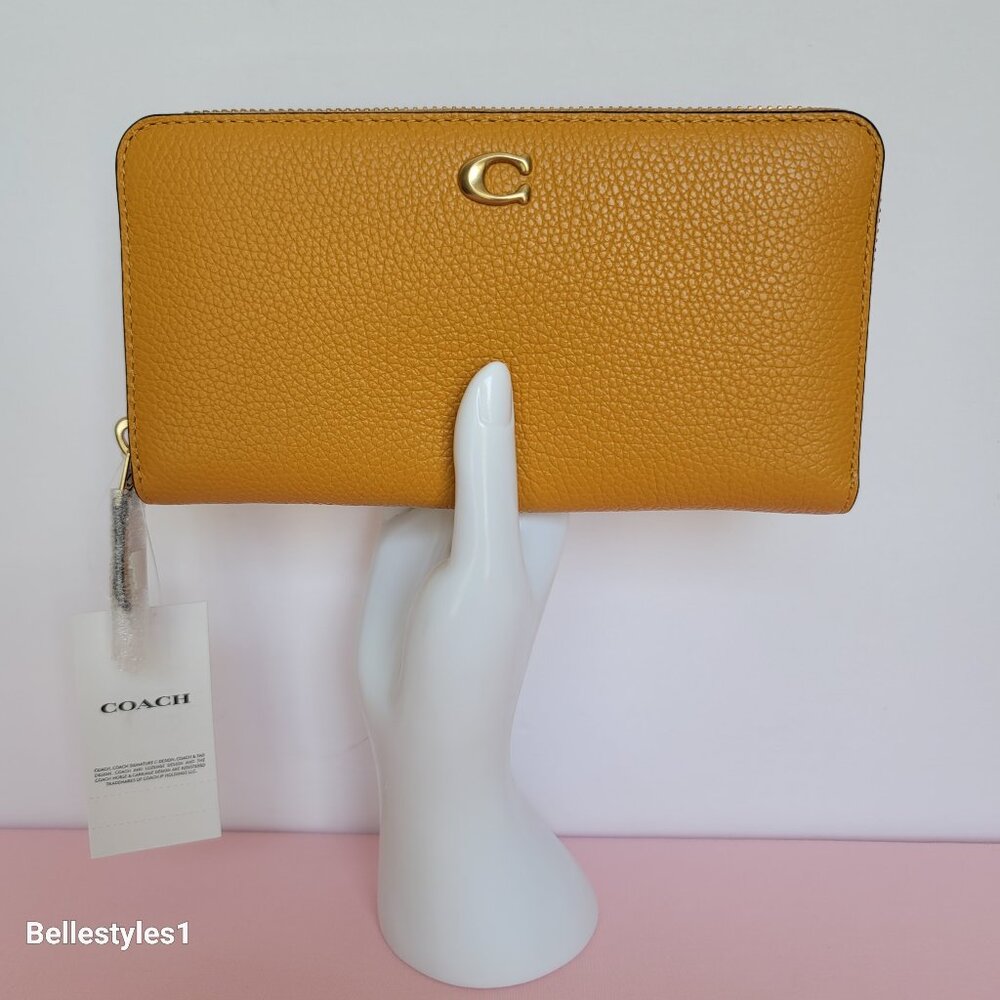 COACH Pebble Leather Zip-Around Accordion Wallet with Back-Slip Pocket-Butterc⭐